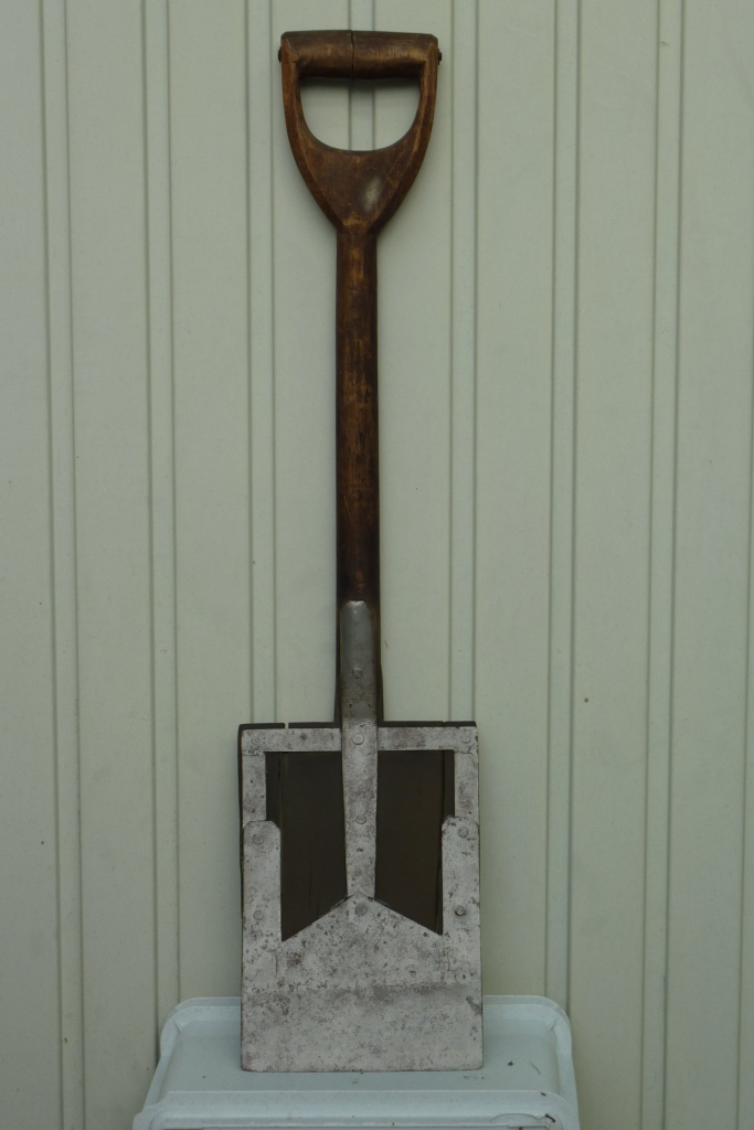 Tweekreger ( zur gleichzeitigen Entnahme zweier Torfbriketts)